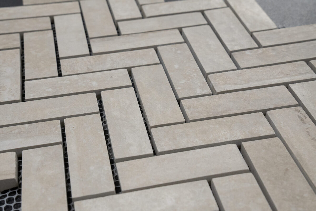1X3 FLOW DESERT HERRINGBONE WITH MICROBAN - Image 2